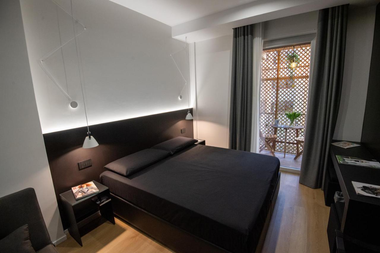 Contemporaneamente 147 - Modern & Comfort Rooms Bari Luaran gambar