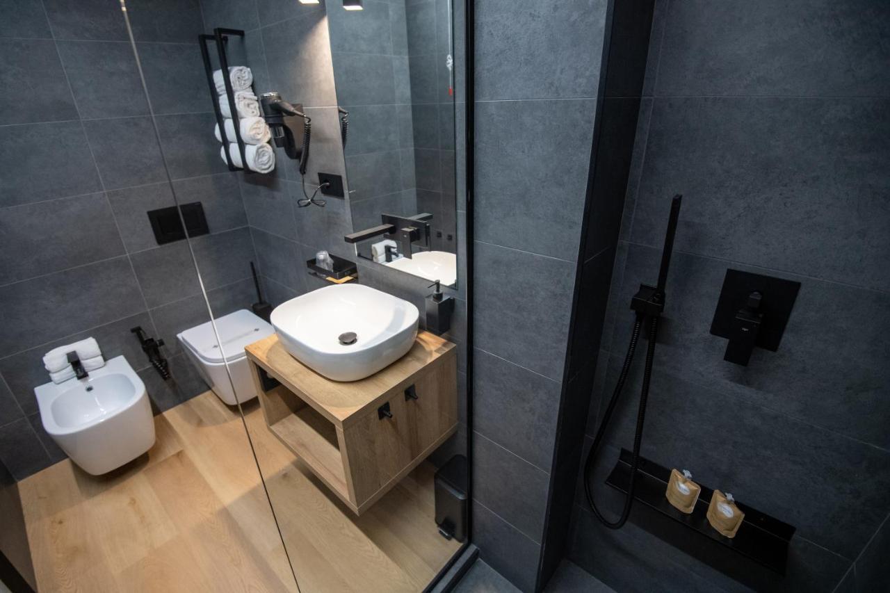 Contemporaneamente 147 - Modern & Comfort Rooms Bari Luaran gambar
