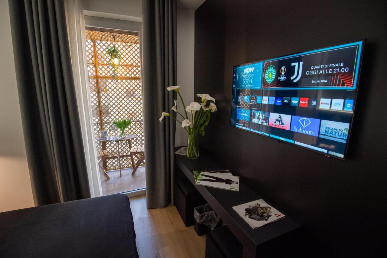 Contemporaneamente 147 - Modern & Comfort Rooms Bari Luaran gambar