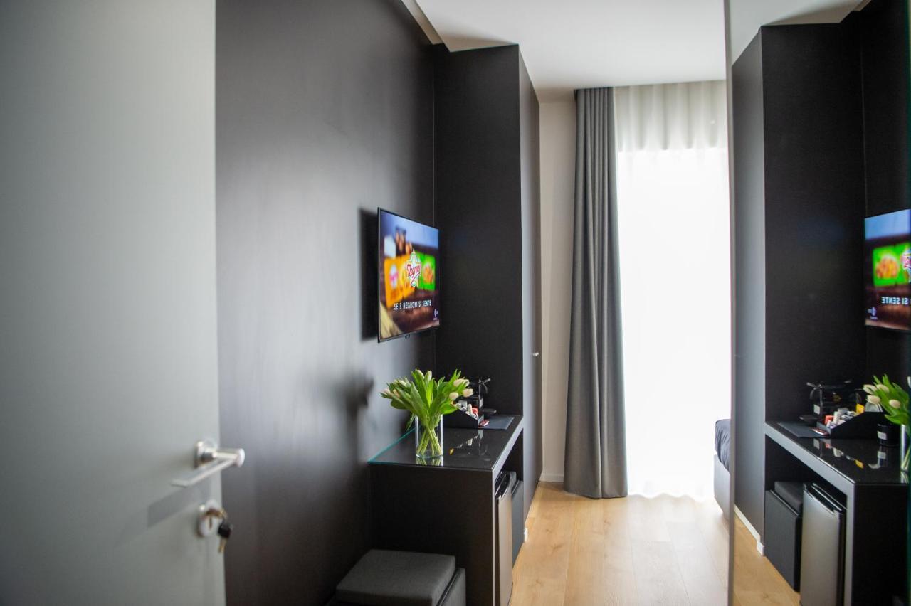 Contemporaneamente 147 - Modern & Comfort Rooms Bari Luaran gambar