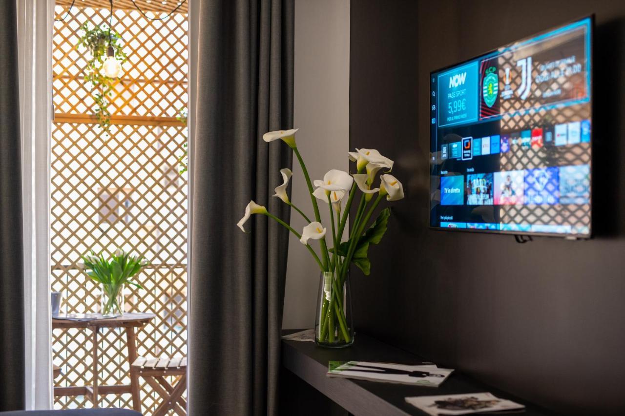 Contemporaneamente 147 - Modern & Comfort Rooms Bari Luaran gambar